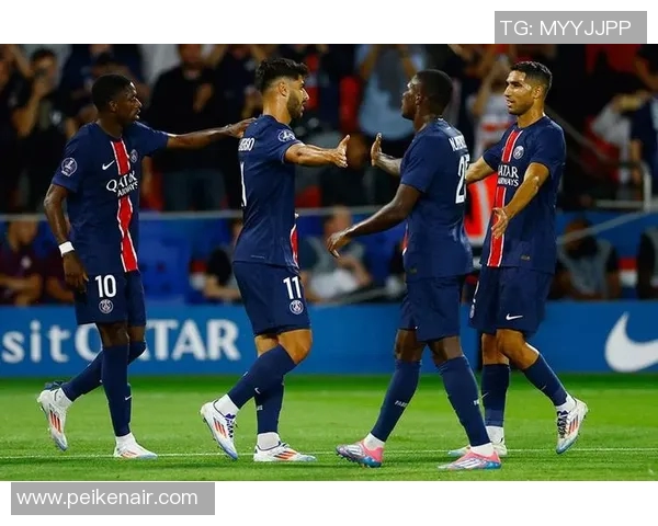 巴黎圣日耳曼连续夺冠,法甲霸主地位稳固,球迷期待下赛季的更多精彩表现